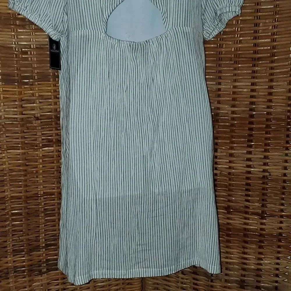 NWT Volcom Dress XL. NWT
